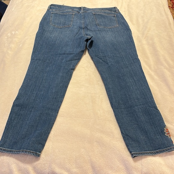 Chico’s So Slimming Girlfriend Slim Leg Ankle Embroidered Fall Floral 12R/2R - Picture 5 of 8